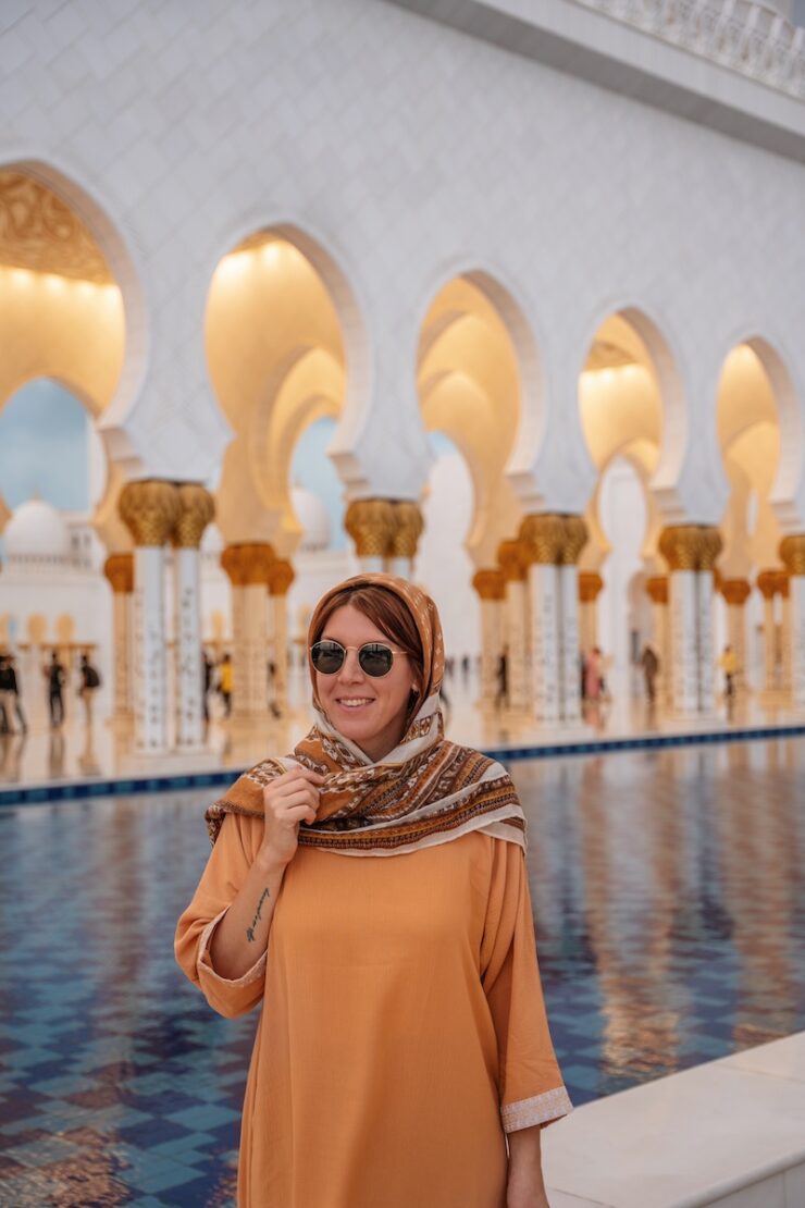 Dress Code für Frauen in der Scheich Zayed Moschee