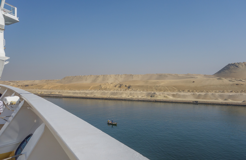 Suezkanal Kreuzfahrtschiff Passage Aegypten Golf von Aden