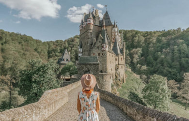 Heimkehren nach einer langen Reise Burg Eltz Deutschland