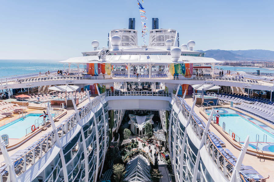 symphony_of_the_seas_pooldeck