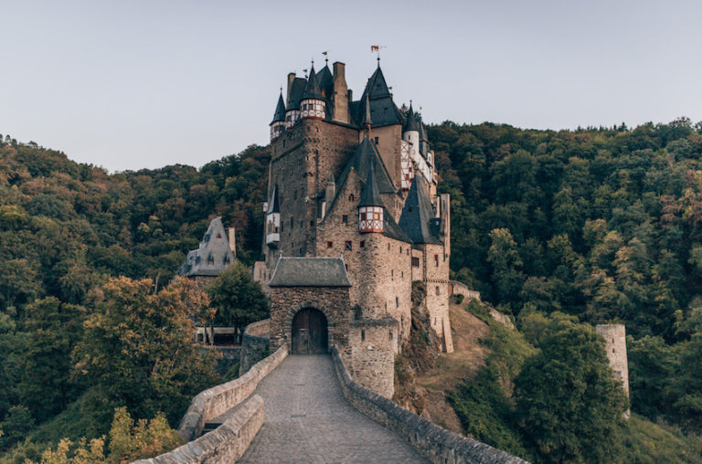 Burg Eltz Wanderung: Der Traumpfad Eltzer Burgpanorama