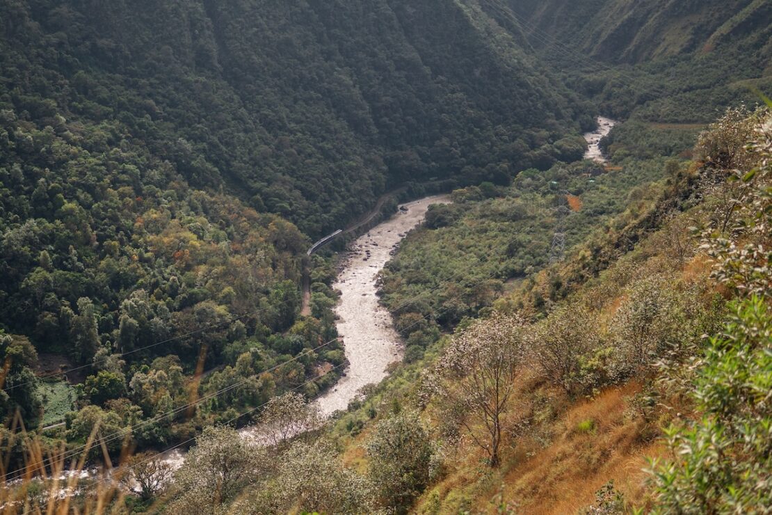 Der Inca Rail fährt am Urubamba Fluss entlang