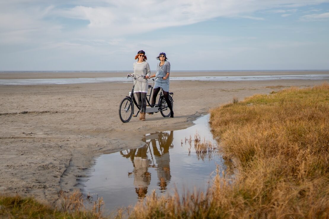Radfahren auf der Insel Schiermonnikoog an der Nordsee