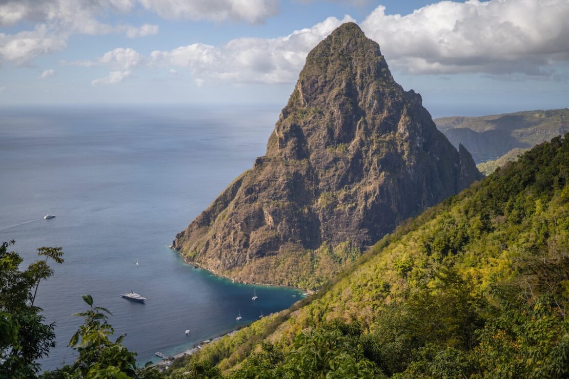 Piton Wahrzeichen von Saint Lucia in der Karibik