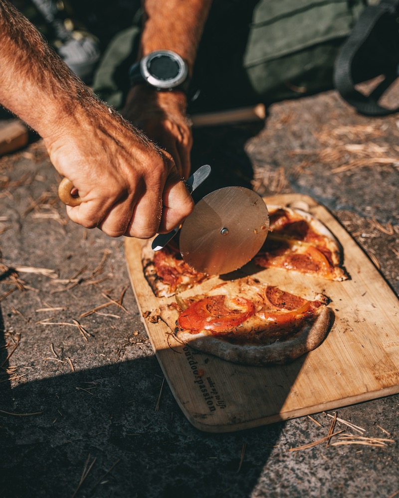 Pizza vom Camping Grill
