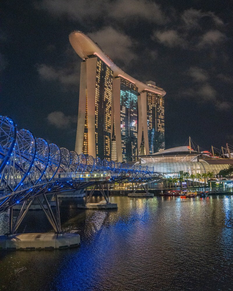 Helix Brücke Singapur Sehenswürdigkeiten