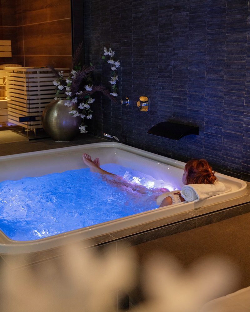 Whirlpool private Spa