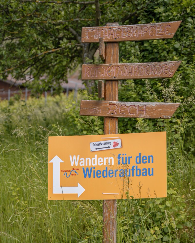 Wandern für den Wiederaufbau