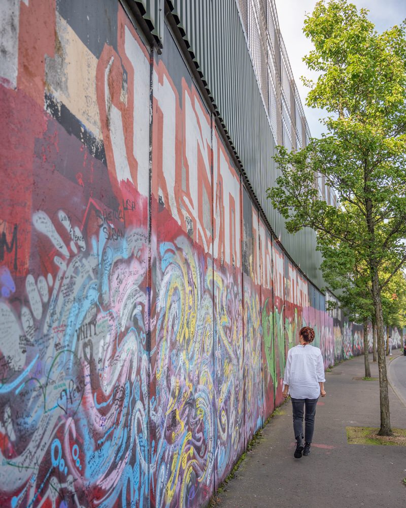 Belfast Sehenswürdigkeiten Friedenslinie Mauer