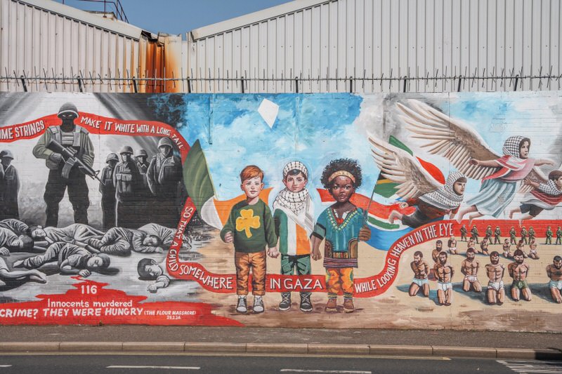 politische Wandmalereien in Belfast Nordirland