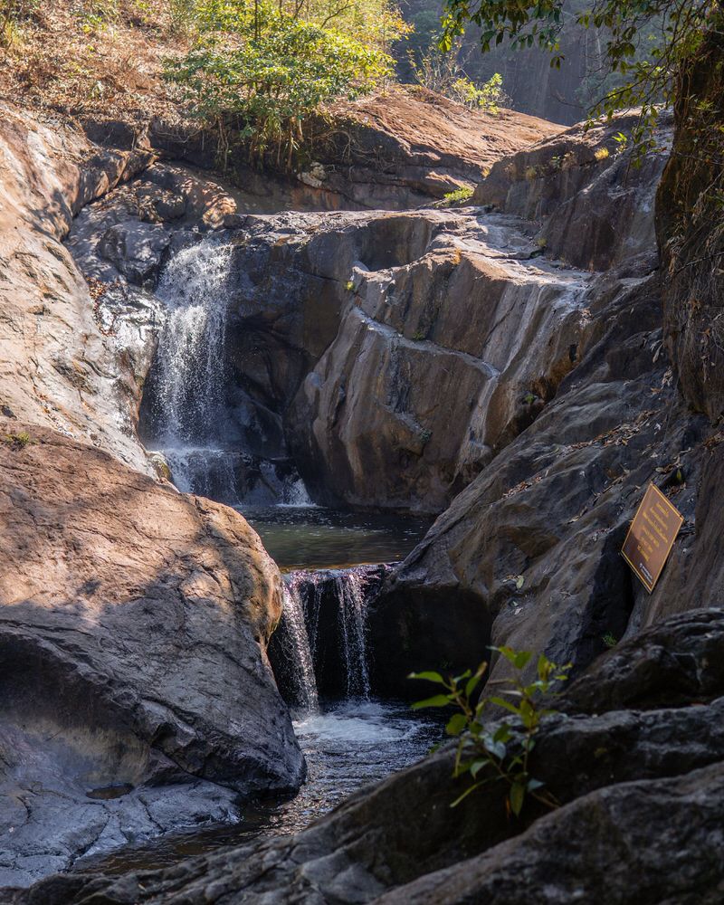 Than-Mayom-Wasserfall-Koh-Chang-Thailand