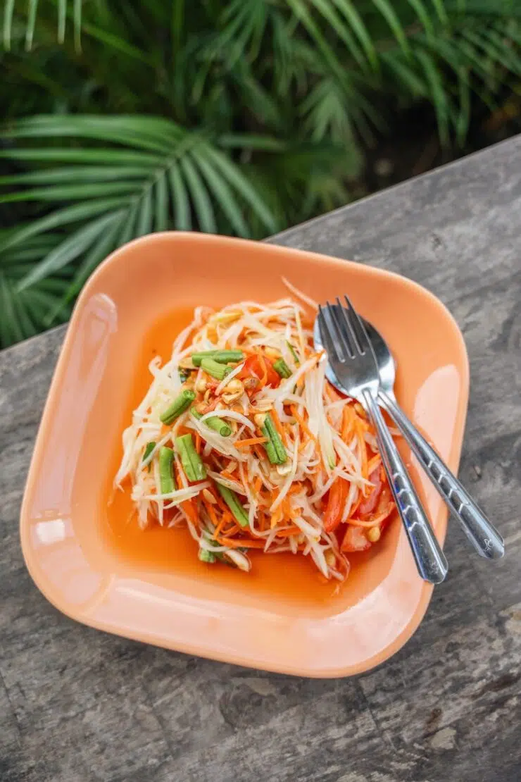 Papaya Salat vegetarisch in Thailand