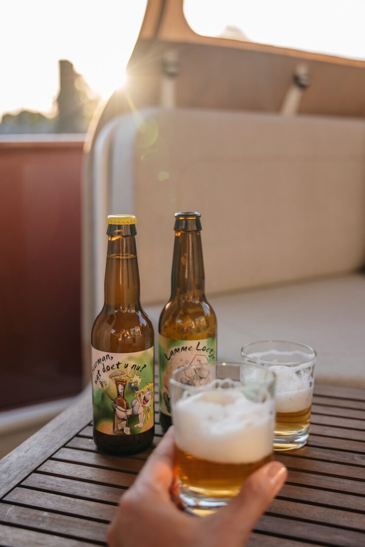 Craft Bier auf dem Hausboot in Belgien und den Niederlanden