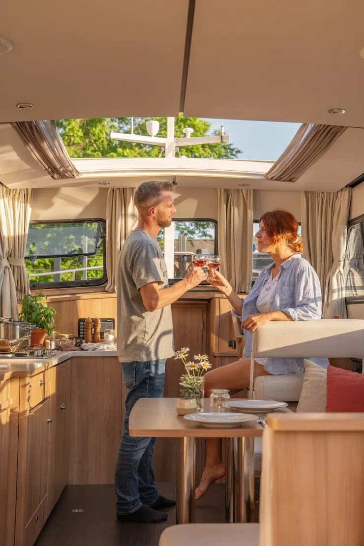 Kochen auf dem Hausboot in den Niederlanden