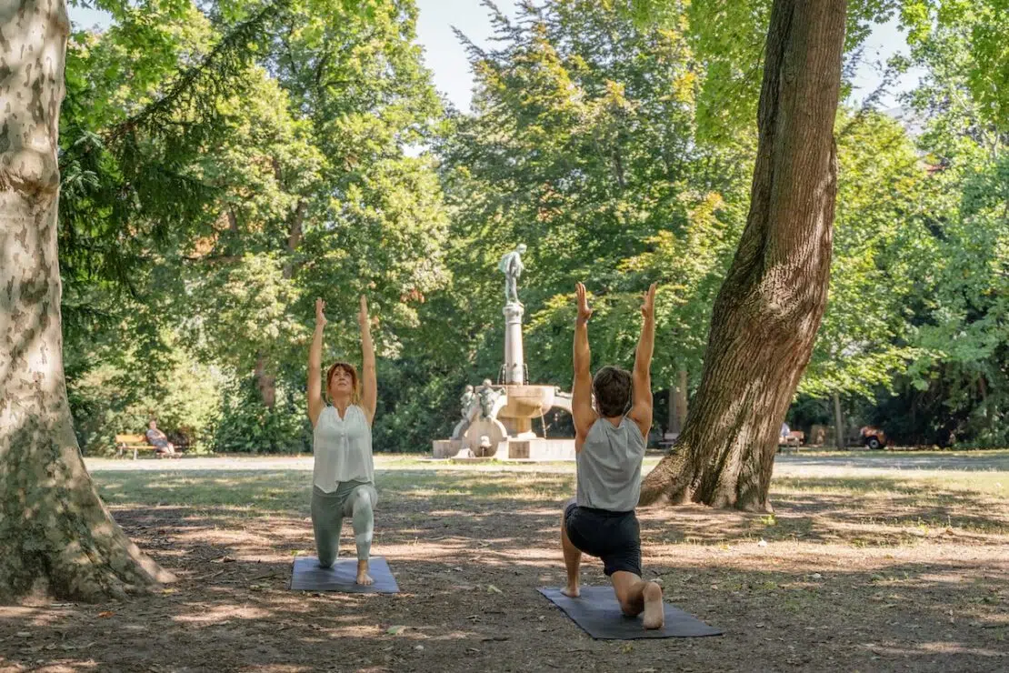 Yoga im Rosenaupark