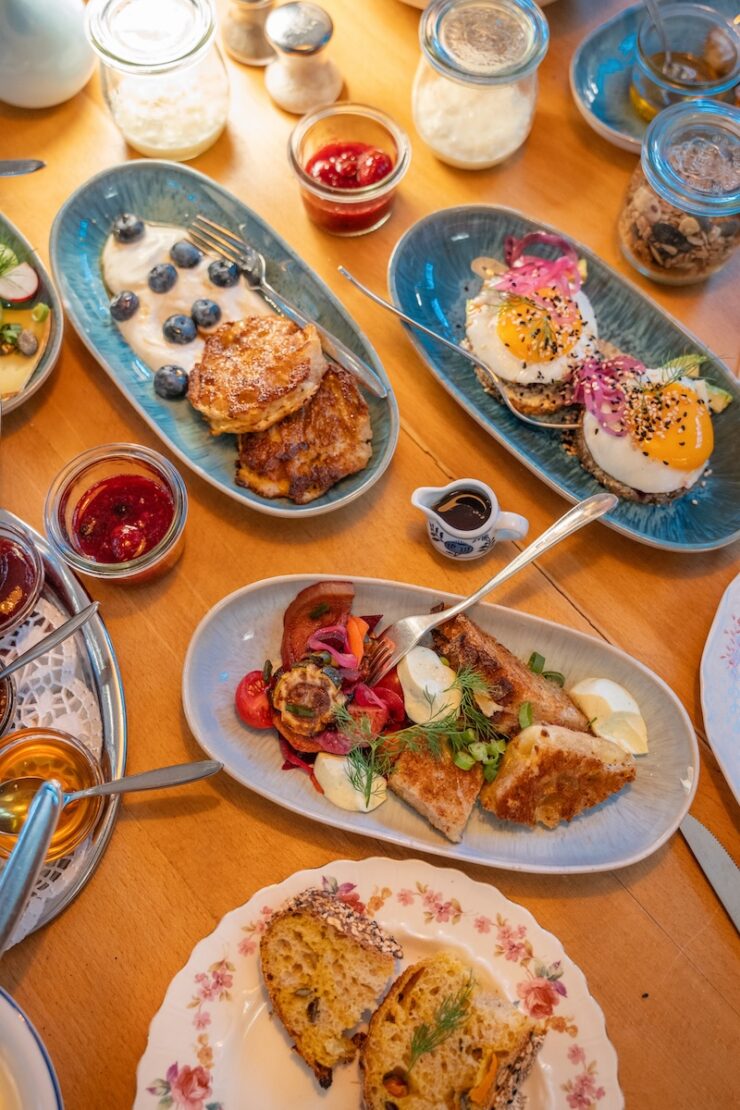 Frühstück im Café Lund im Herbst auf Sylt