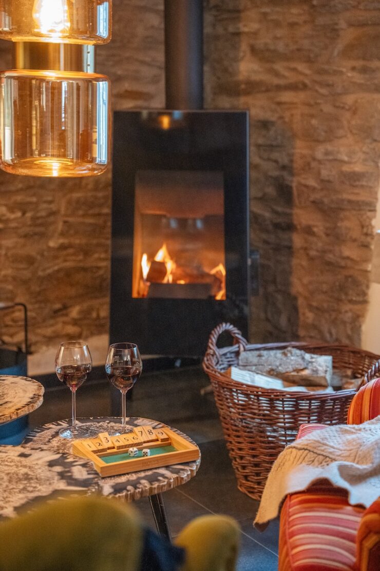 Gemütlicher Abend am Kamin im Ferienhaus Seveniger Mühle
