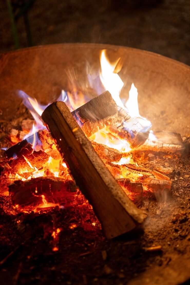 Feuerschale auf dem Historischen Weihnachtsmarkt in Berlin Friedrichshain