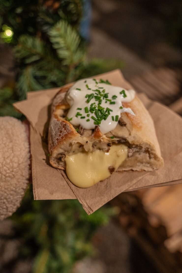 Handbrot auf dem Weihnachtsmarkt Konstanz