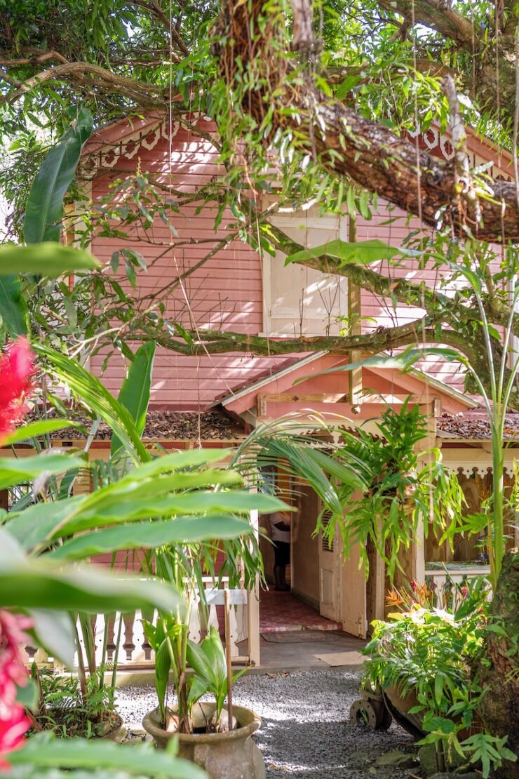 Pink Plantation House auf Saint Lucia in der Karibik