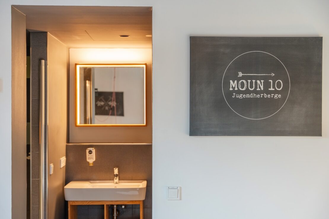 Privates Bad in der Moun10 Jugendherberge in Garmisch-Partenkirchen