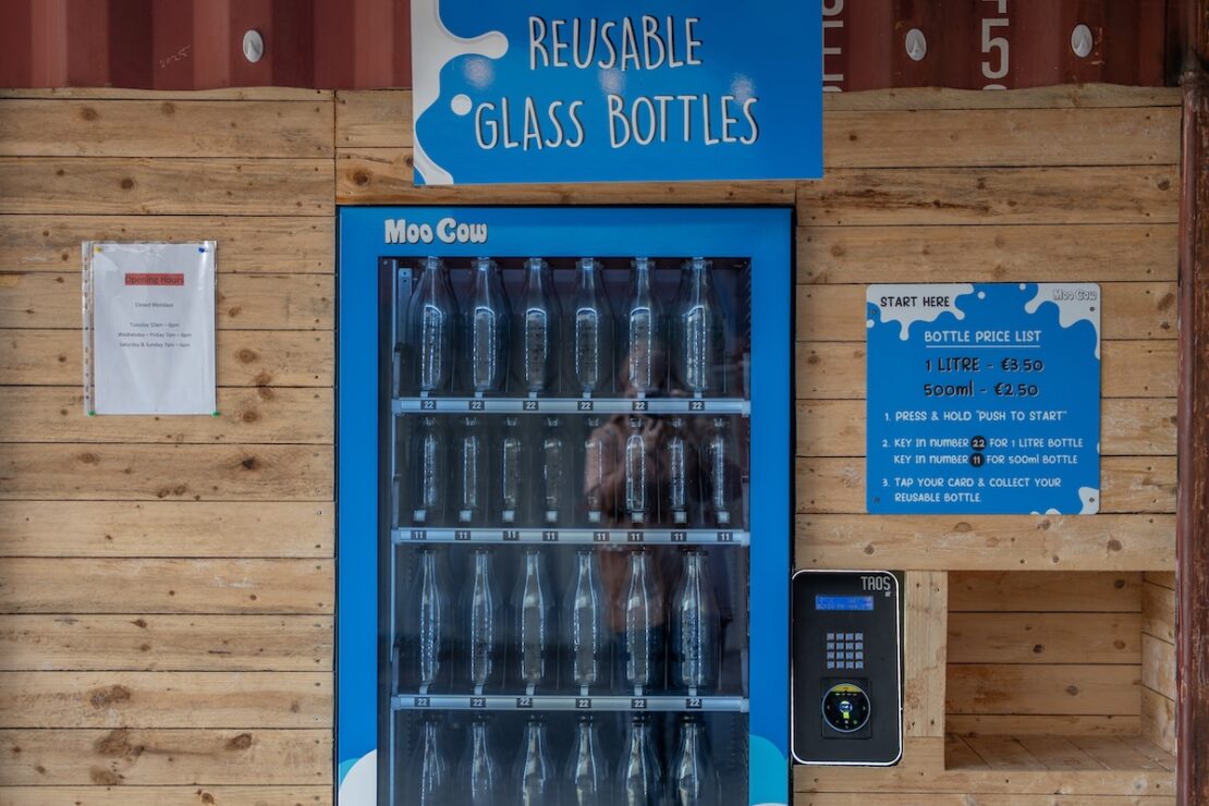 Wasser in Glasflaschen in Irland