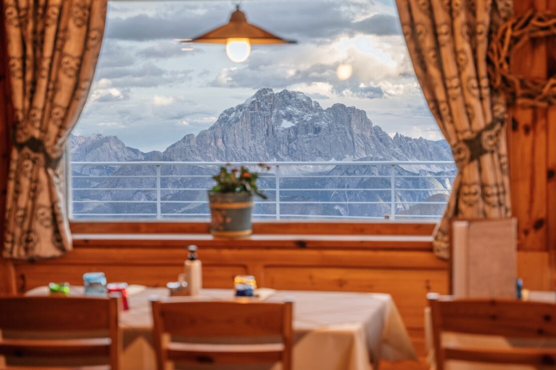 Ausblick vom Restaurant in der Lagazuoi Hütte