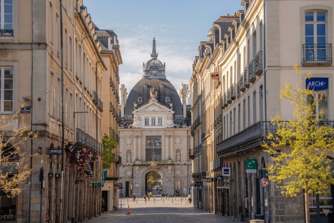 Palais du Commerce am Place de la République in Rennes Frankreich