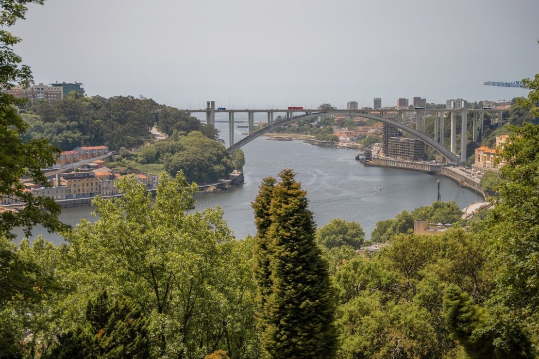 Ausblick von den Jardins do Palácio de Cristal in Porto