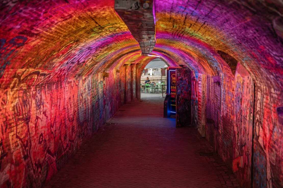 Utrecht Lumen beleuchteter Tunnel am Ganzenmarkt