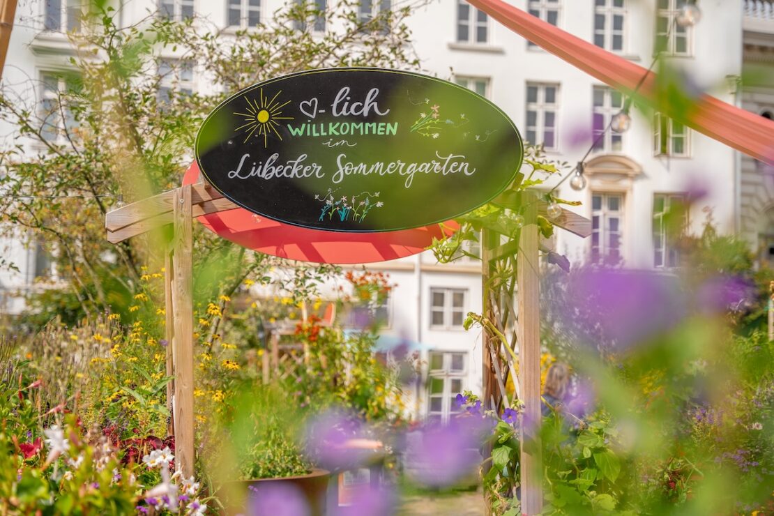 Luebecker Sommergarten in der Altstadt