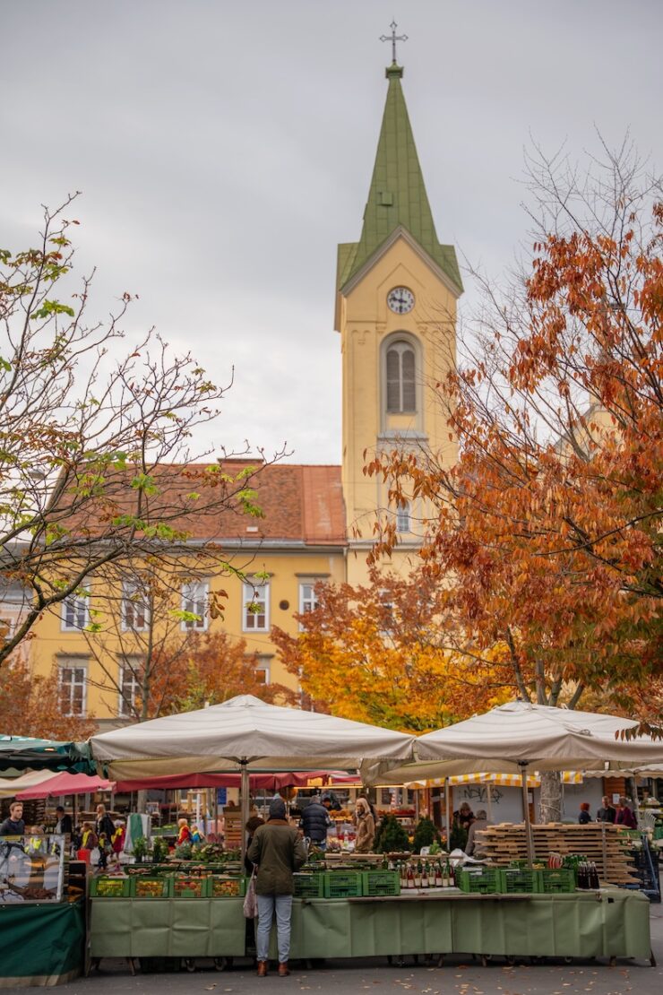 Bauernmarkt am Kaiser Josef Platz in Graz