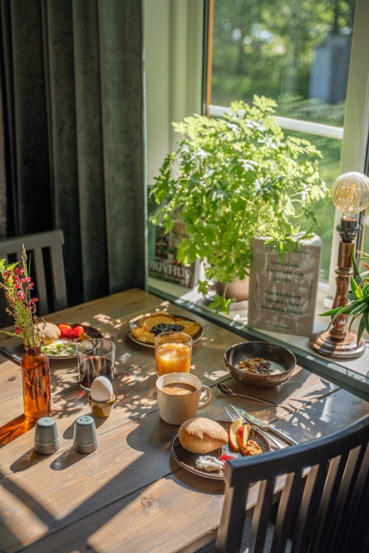 Fruehstueck im Trakt Forest Hotel in Schweden