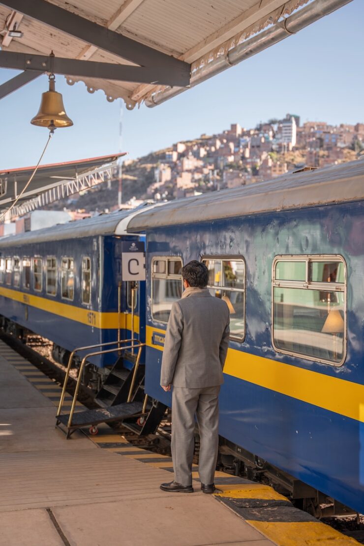 Start des Titicaca Trains am Bahnhof in Puno