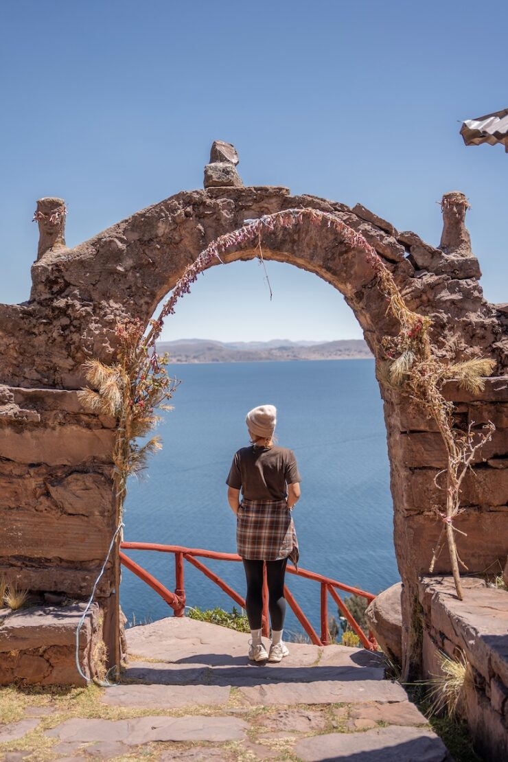 Steinbogen auf der peruanischen Insel Taquile